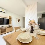 Live Stay - Urbis 48